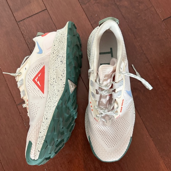 Nike Shoes - NIKE PEGASUS TRAIL